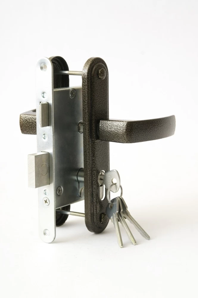 Фото Замок врезной цилиндровый с защёлкой в комплекте с ручкой ЗВ4-3.05 (бронза), 4 кл.